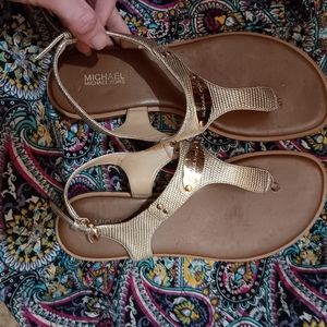 NEW! Michael Kors MK Plate Thong Sandels - Pale Gold
